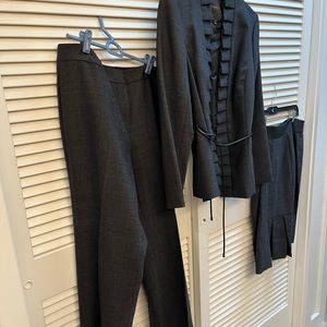 Classiques Entier Atelier 3 pc women’s suit - size 12, charcoal gray